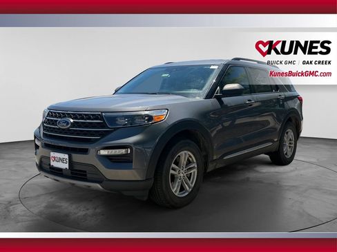Used 2023 Ford Explorer XLT w/ Equipment Group 202A AWD/4WD image 4