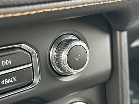 Used 2023 GMC Yukon XL AT4 image 33