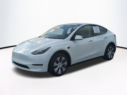 Used 2024 Tesla Model Y Long Range AWD/4WD image 9