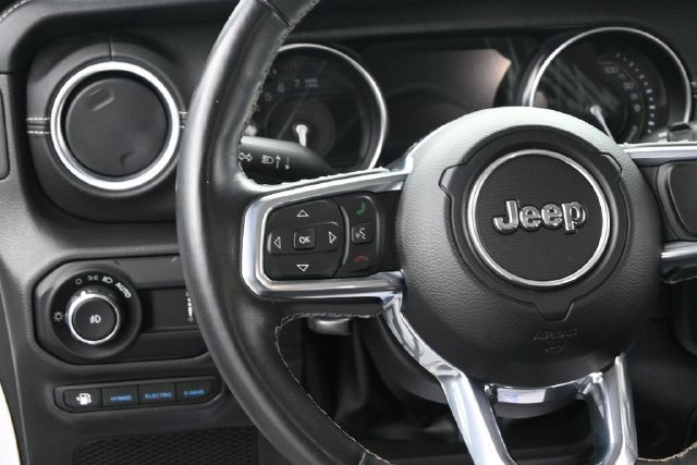 Used 2023 Jeep Wrangler Unlimited Sahara w/ Cold Weather Group AWD/4WD image 27