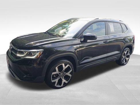 Used 2022 Volkswagen Taos SEL w/ Panoramic Sunroof Package AWD/4WD image 2