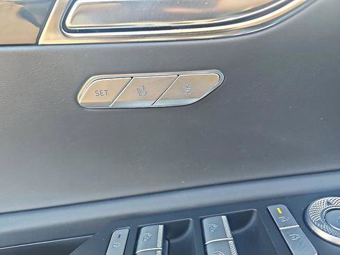 Used 2025 Genesis GV80 2.5T Standard image 11