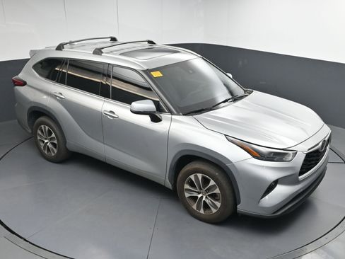 Used 2022 Toyota Highlander XLE image 33