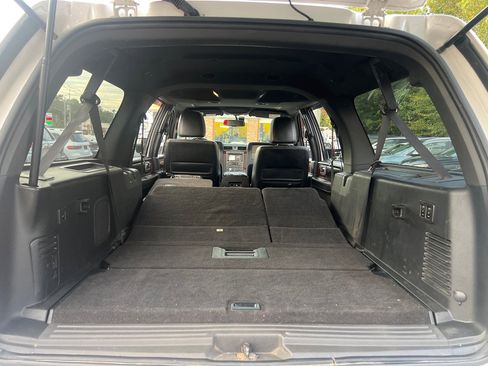 Used 2012 Lincoln Navigator L 4WD image 5