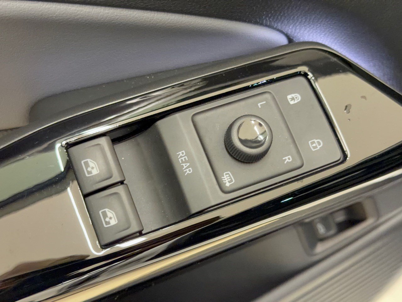 Used 2024 Volkswagen ID.4 S RWD image 15
