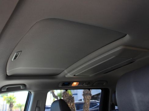 Used 2013 Honda Odyssey Touring Elite image 30