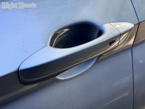 Used 2025 Volkswagen Jetta SE FWD image 11
