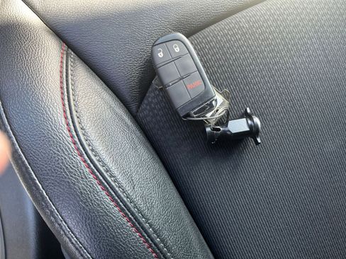 Used 2025 Jeep Compass Trailhawk AWD/4WD image 21