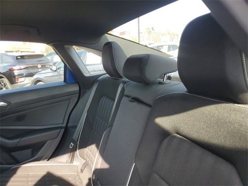 Certified 2024 Volkswagen Jetta Sport image 9