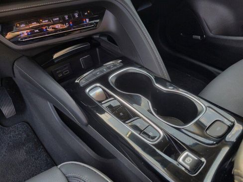 Used 2023 Buick Envision Avenir image 24