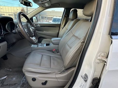 Used 2011 Jeep Grand Cherokee Laredo image 8