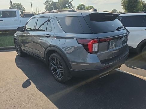 Used 2025 Ford Explorer ST-Line w/ Premium Package RWD image 7