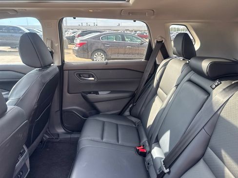 Used 2023 Nissan Rogue SV w/ SV Premium B Package FWD image 38