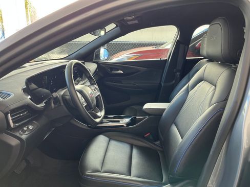 Used 2025 Buick Envista Sport Touring image 27