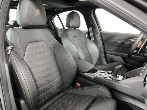 Used 2025 Alfa Romeo Giulia AWD w/ Driving Assist Package image 47