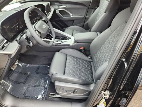 New 2025 Audi SQ5 Prestige image 11
