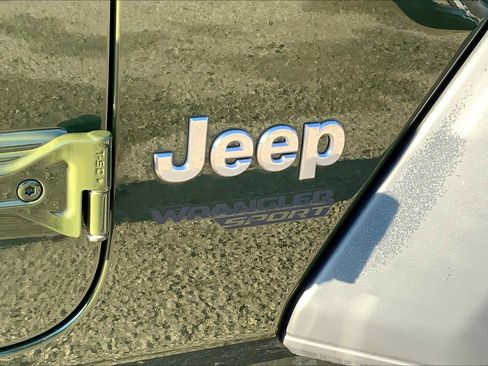 Used 2020 Jeep Wrangler Sport image 28