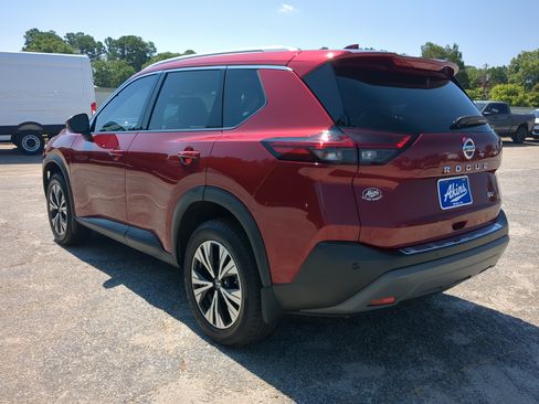 Used 2021 Nissan Rogue SV w/ Premium Package FWD image 5