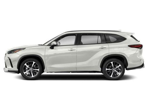 Used 2021 Toyota Highlander XSE image 3