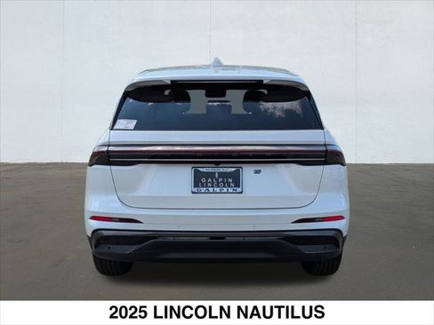 New 2025 Lincoln Nautilus Premier w/ Equipment Group 102A image 5