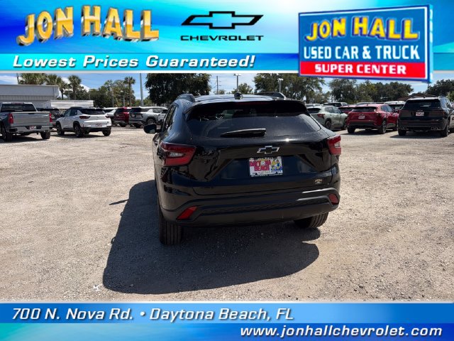 Used 2026 Chevrolet Trax LT w/ Midnight Edition FWD image 7