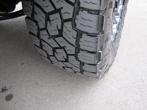 Used 2022 Ford F250 Platinum w/ FX4 Off-Road Package image 28