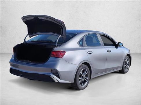 Used 2024 Kia Forte LXS image 5