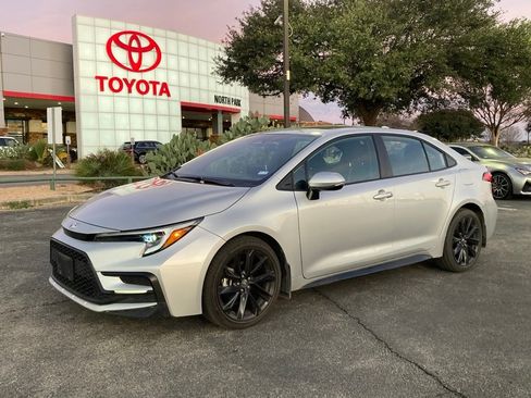 Certified 2025 Toyota Corolla SE image 1