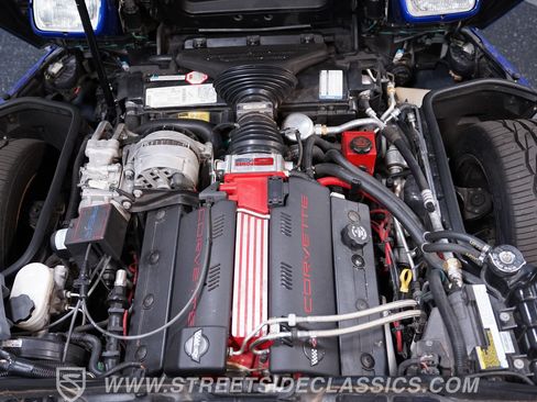 Used 1996 Chevrolet Corvette Coupe RWD image 3