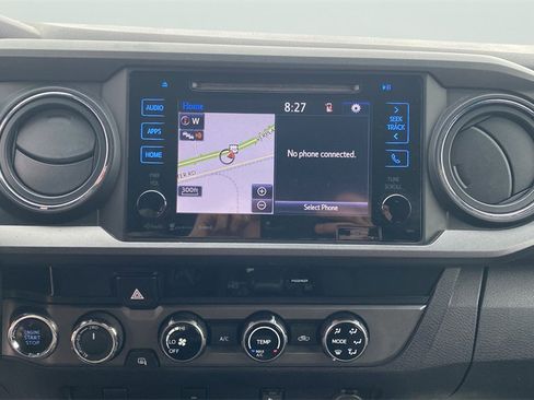 Used 2017 Toyota Tacoma TRD Sport image 26