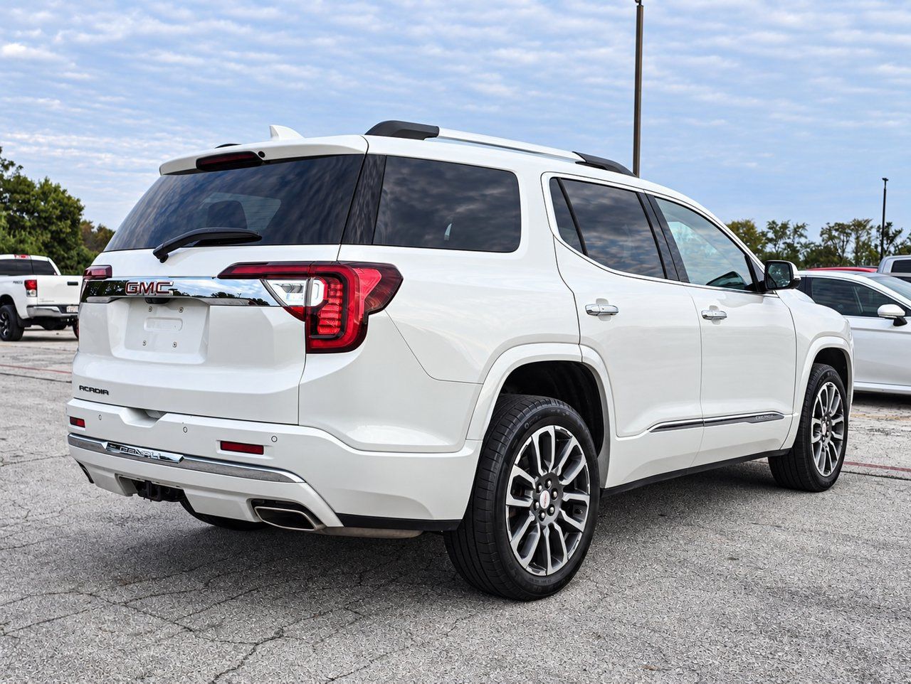 Used 2021 GMC Acadia Denali w/ Denali Technology Package FWD image 6