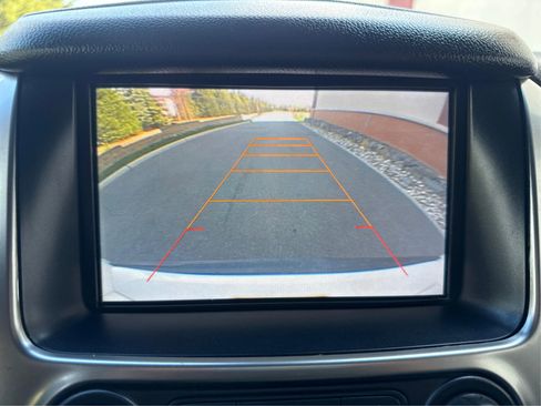 Used 2015 Chevrolet Suburban LT image 25