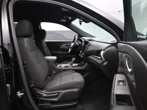 Used 2022 Chevrolet Traverse LT w/ Midnight/Sport Edition image 33