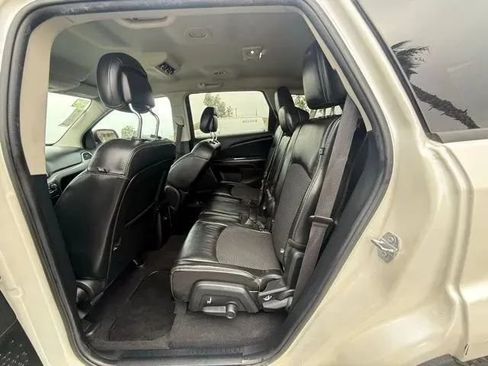 Used 2017 Dodge Journey Crossroad FWD image 12