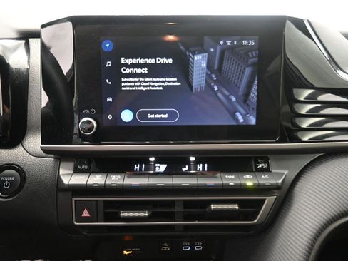 Used 2025 Toyota Camry SE image 8