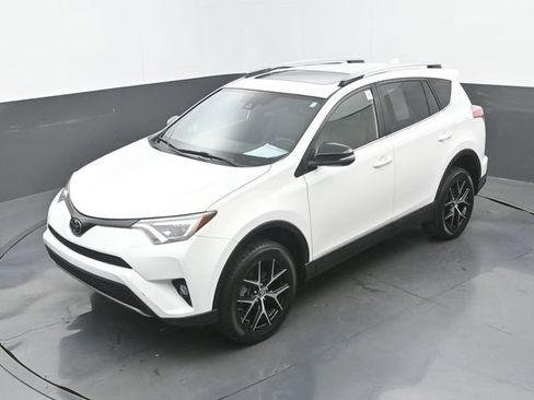 Used 2018 Toyota RAV4 SE w/ Power Extra Value Package FWD image 33