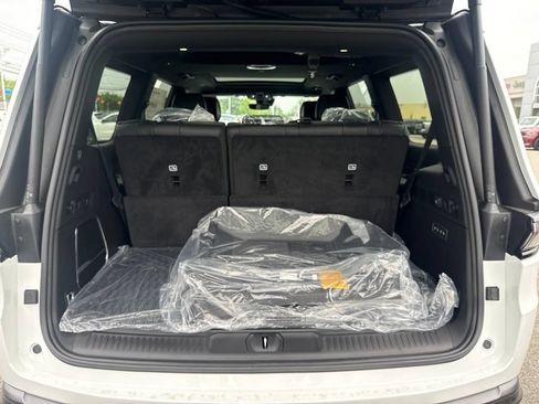 New 2026 Jeep Grand Wagoneer 4WD image 24