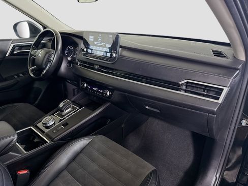 Used 2022 Mitsubishi Outlander SE image 30