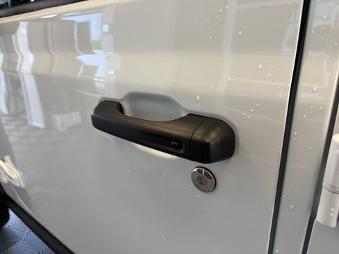 Used 2026 Jeep Gladiator Mojave AWD/4WD image 9