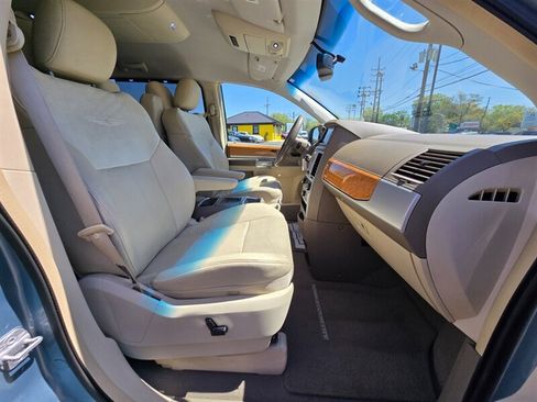 Used 2008 Chrysler Town & Country Limited w/ Trailer Tow Group FWD image 14