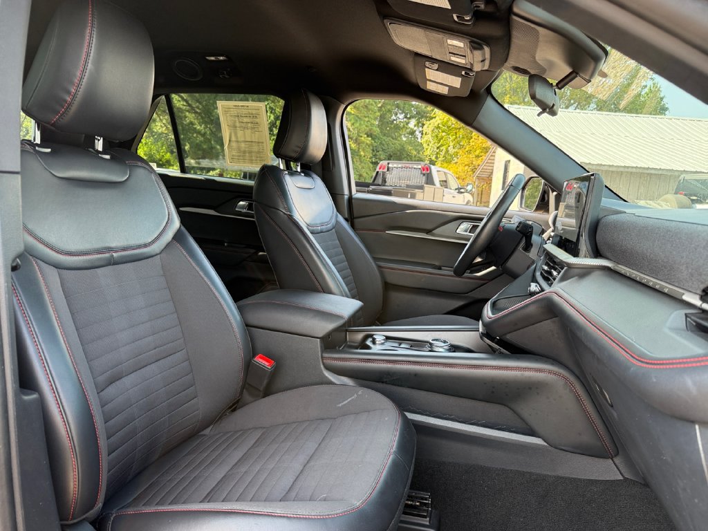 Certified 2025 Ford Explorer ST-Line w/ ST-Line Street Pack AWD/4WD image 17