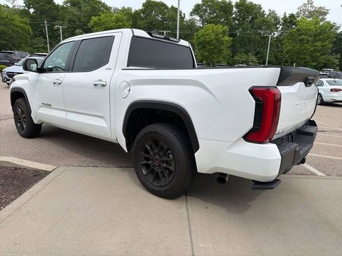 Used 2026 Toyota Tundra SR5 w/ SR5 Premium Package AWD/4WD image 5