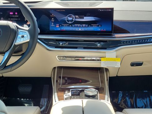 New 2027 BMW X7 xDrive40i w/ Executive Package AWD/4WD image 12
