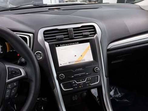 Used 2019 Ford Fusion SE FWD image 31