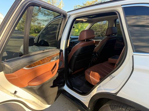 Used 2015 BMW X5 xDrive50i AWD/4WD image 17