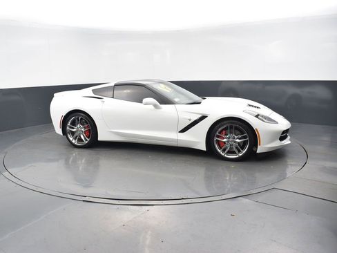 Used 2017 Chevrolet Corvette Stingray Coupe image 7