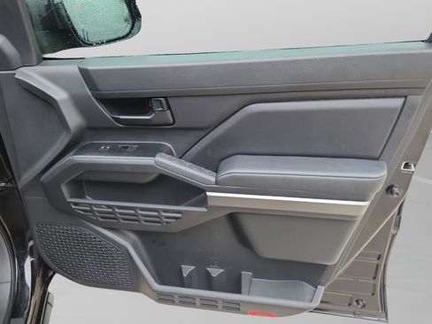 Certified 2025 Toyota Tacoma SR5 image 26