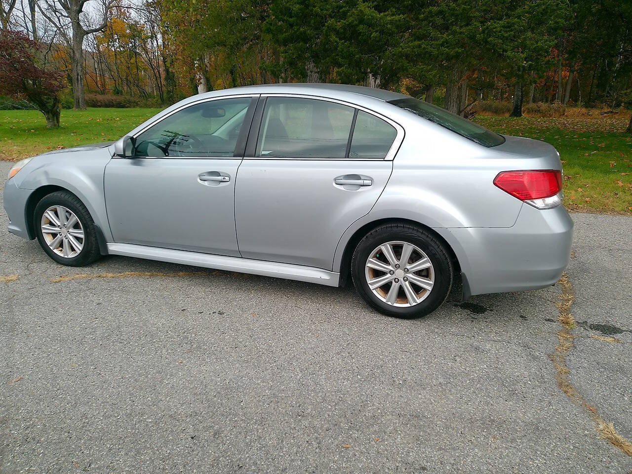 Used 2012 Subaru Legacy 2.5i Premium w/ Utility Pkg 2 AWD/4WD image 9