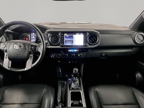 Used 2022 Toyota Tacoma TRD Off-Road w/ TRD Premium Off Road Package image 7