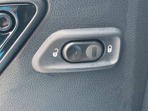 Used 2017 Jeep Wrangler Unlimited Sahara AWD/4WD image 25
